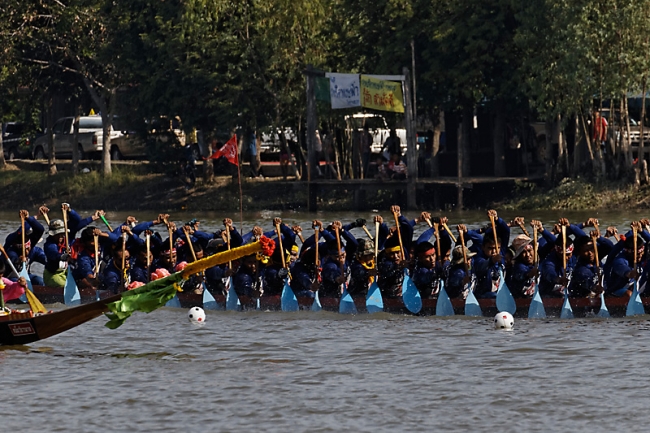 Phimai boat races-092